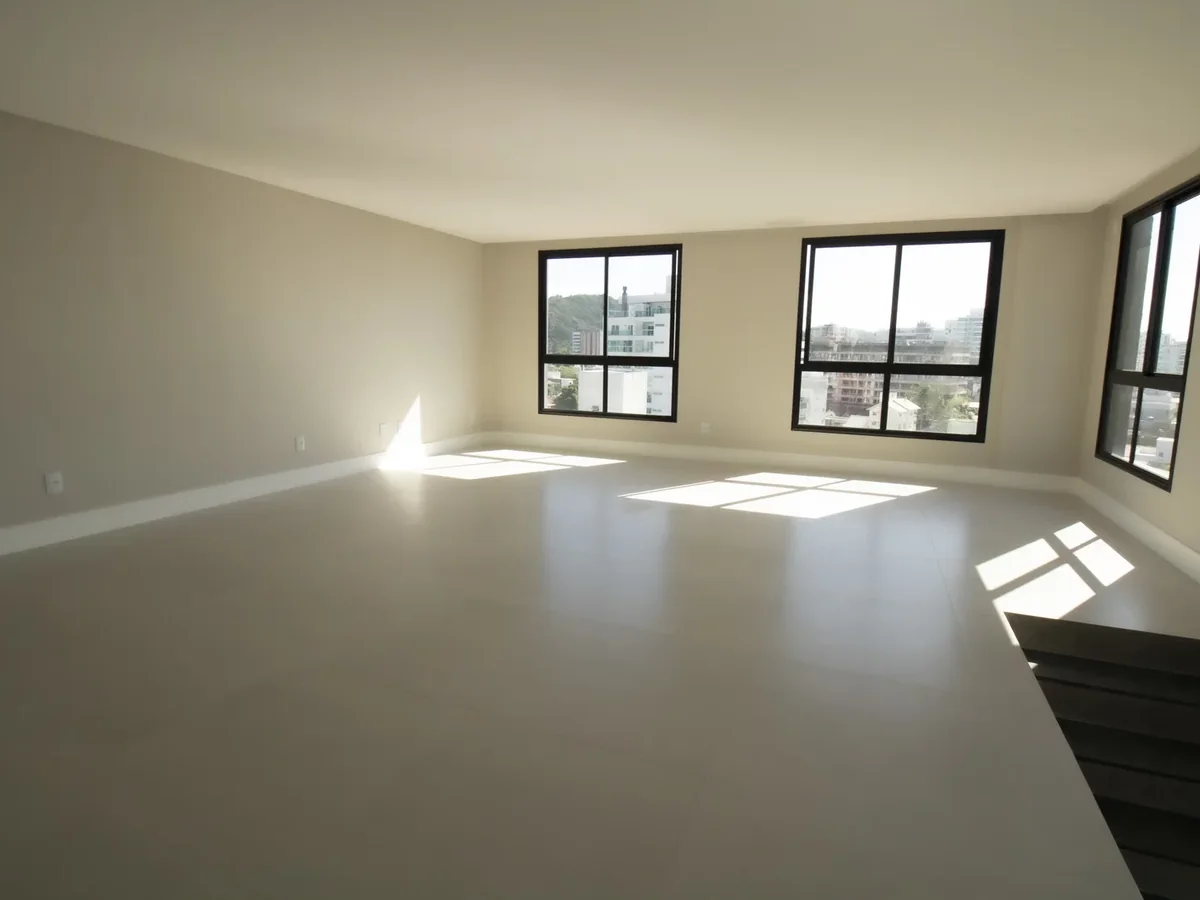 Brava 22, Praia Brava, Itajaí: living do apartamento duplex com janelas de canto