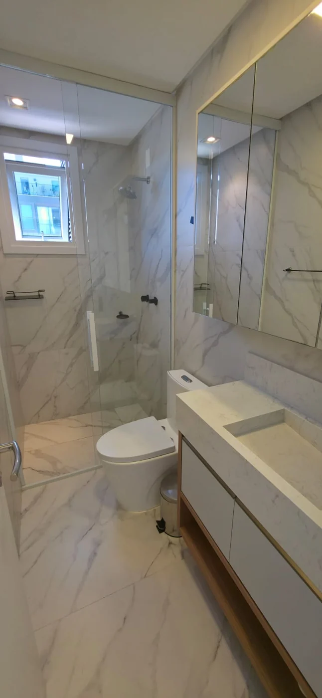 Banheiro de suíte do apartamento do Brava Prime
