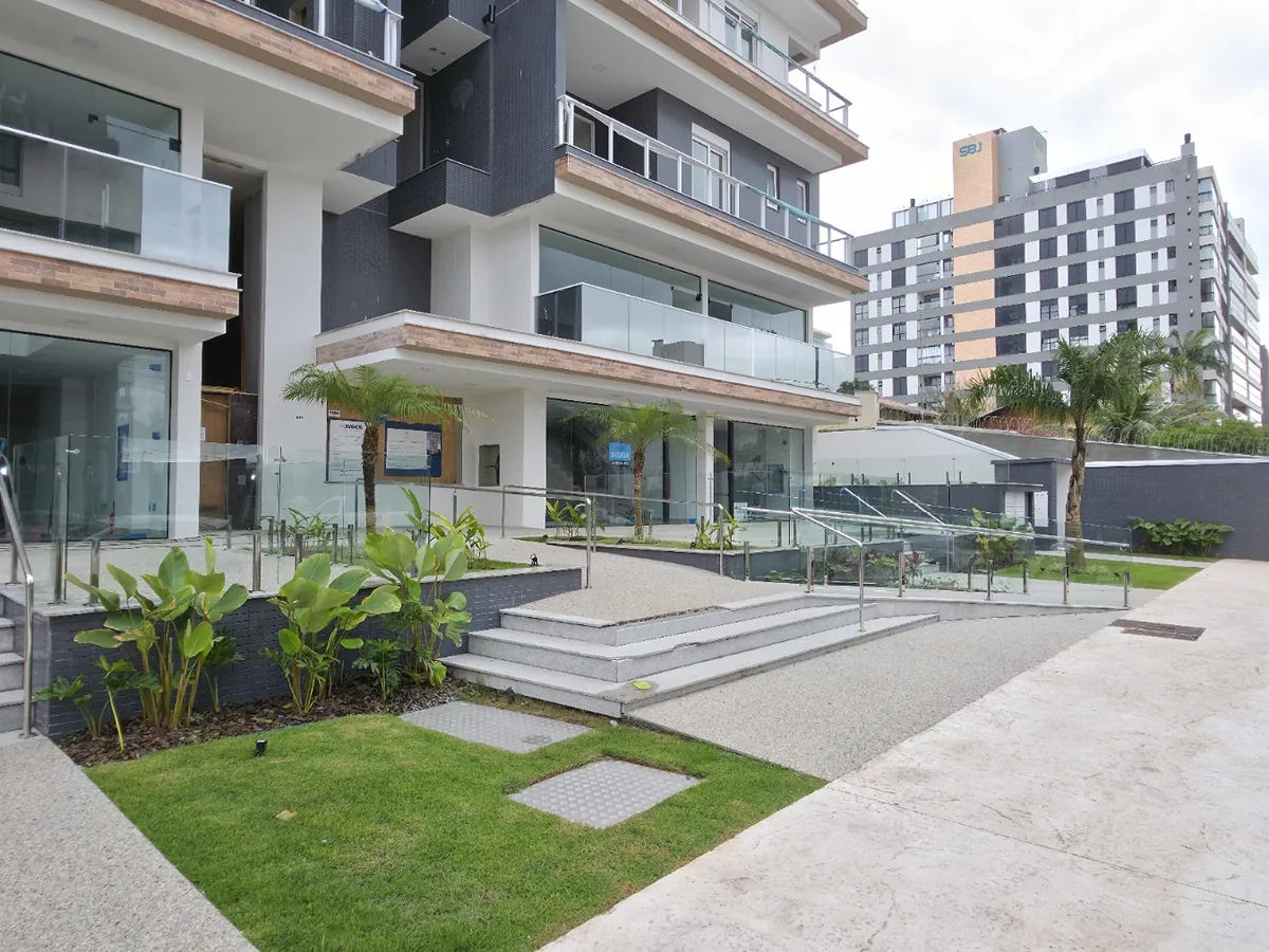 Jardins da Brava, Praia Brava, Itajaí: acesso do edifício