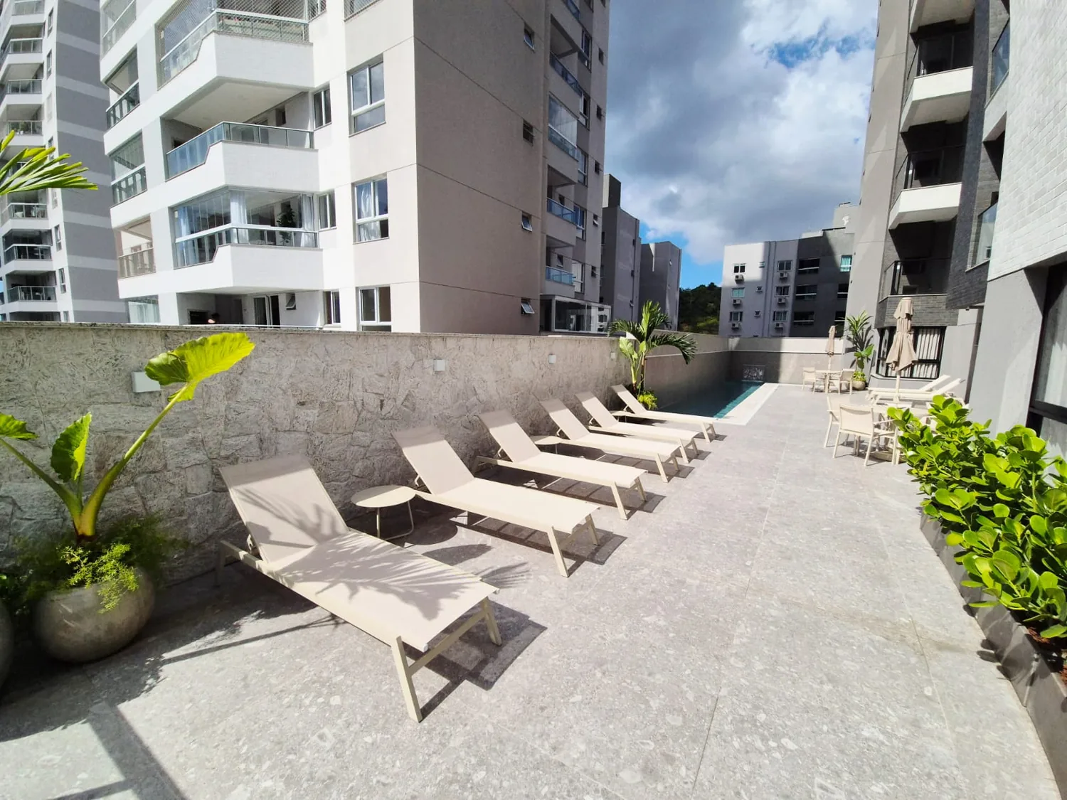 Manu Bay · rooftop com paisagismo