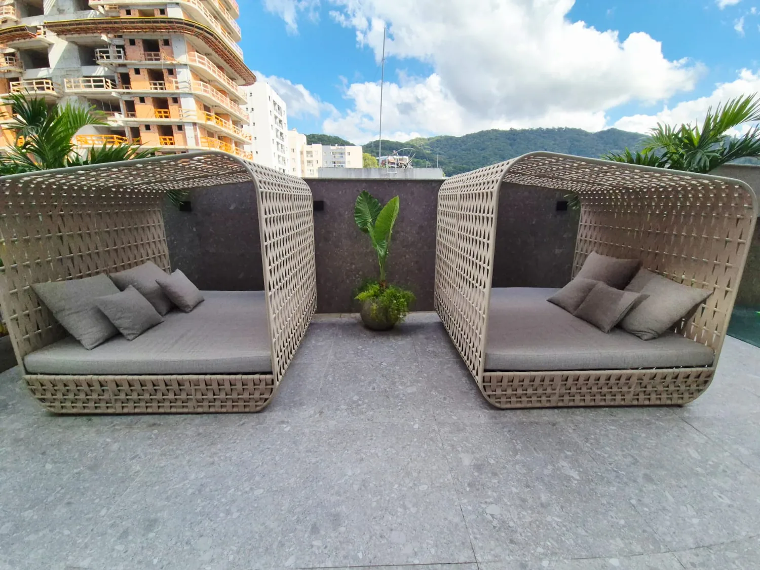 Manu Bay · daybeds no solário