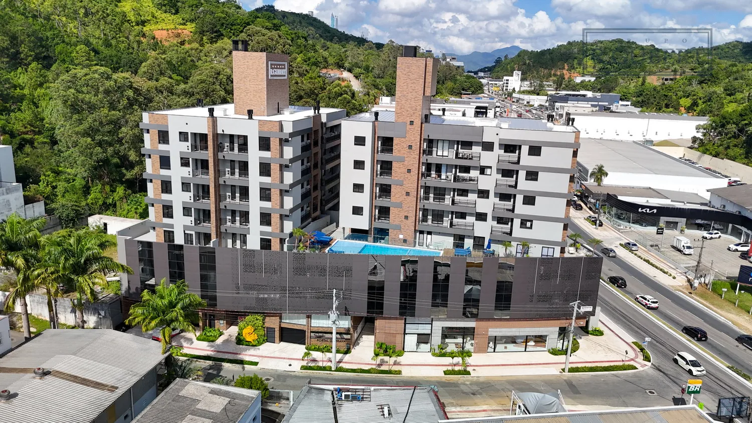 Portal da Brava · o edifício visto da Av. do Estado