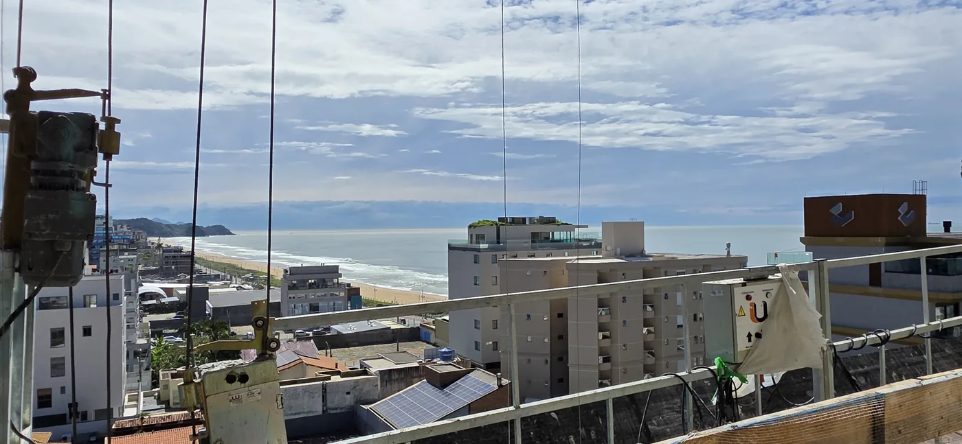 Vista do entorno da Praia Brava a partir do apartamento