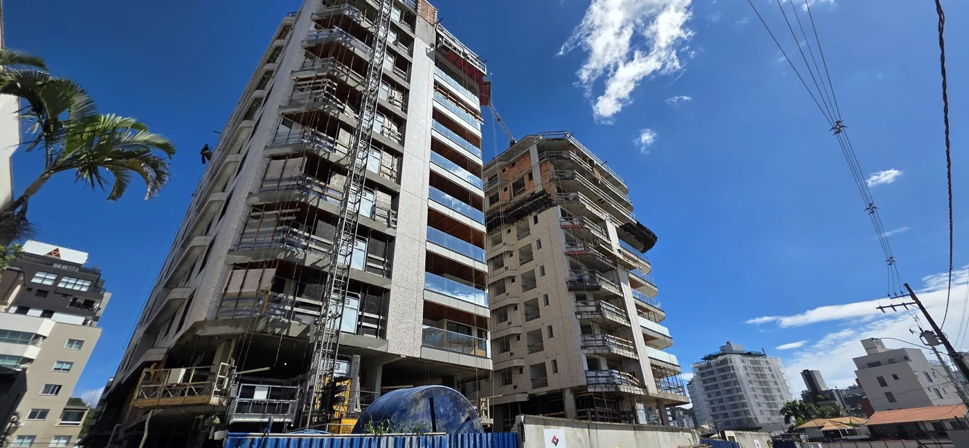 Splendore, Praia Brava, Itajaí: torre em construção