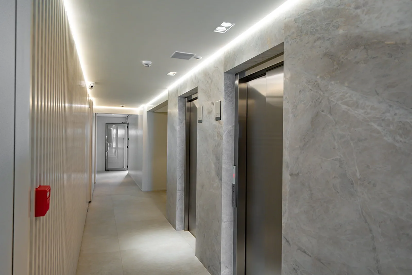 Tirreno: hall dos elevadores